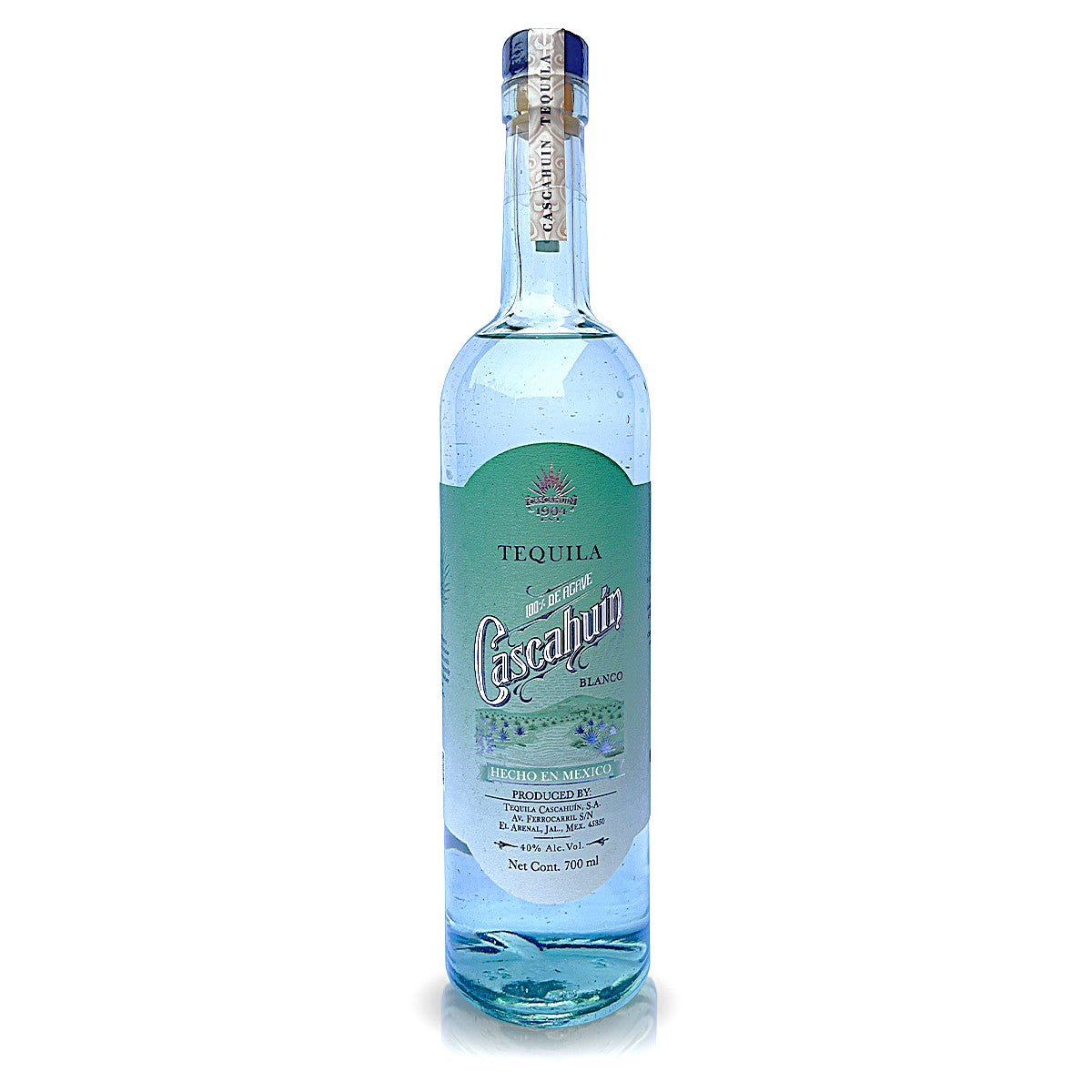 700ml bottle of Cascahuin Blanco tequila, containing clear and see through tequila blanco.